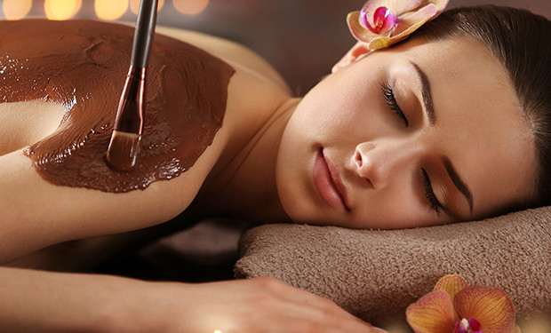 СПА-процедура Шоколадное обёртывание. Подарочные сертификаты Ultra Подарки. Купить оригинальный подарок или подарочный сертификат на СПА-процедуру "Шоколадное обёртывание". Сервис UltraPodarki.ru 8 800 505 95 30. 