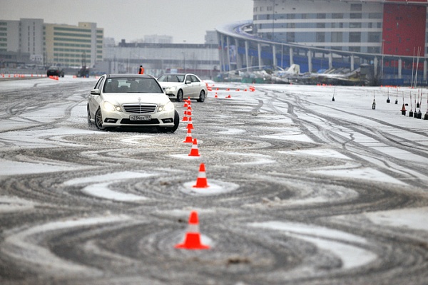 Контраварийное вождение в Томске. Ultra Подарки. Купить уроки контраварийного вождения в Томске. Научитесь водить машину в любых условиях! Сервис UltraPodarki.ru 8 800 505 95 30. Контраварийное вождение Томск, контраварийное вождение, экстремальное вождение Томск, экстремальное вождение, обучение вождению Томск, обучение вождению, вождение Томск, вождение,  курс вождения Томск, курс вождения, курсы экстремальное вождения Томск, курсы экстремального вождения, обучение в автошколе Томск, обучение в автошколе