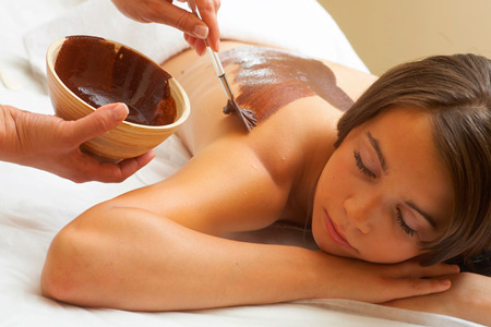 СПА-процедура Шоколадное обёртывание. Подарочные сертификаты Ultra Подарки. Купить оригинальный подарок или подарочный сертификат на СПА-процедуру "Шоколадное обёртывание". Сервис UltraPodarki.ru 8 800 505 95 30. 