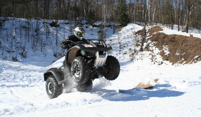 Прокат квадроциклов летом в Томске. Подарочные сертификаты Ultra Подарки. Закажите подарочный сертификат на прокат квадроциклов летом в Томске. Недорогой прокат квадроциклов в подарок для мужчин или парней на день рождения и юбилей. Езда на квадроциклах в летнее время - наслаждение активным отдыхом с друзьями. Сервис UltraPodarki.ru 8 800 505 95 30. Квадроцикл, катание на квадроциклах, прокат квадроциклов, езда на квадроцикле, прокат квадроциклов Томск, катание на квадроциклах летом, катание на квадроциклах осенью, катание на квадроциклах летом, катание на квадроциклах зимой, сертификат на катание на квадроциклах
