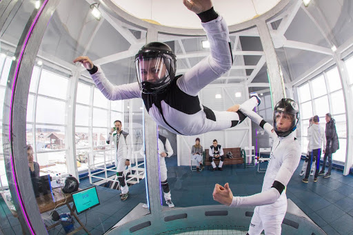 Полёт в аэротрубе  в Томске. Ultra Подарки. Полёт в аэротрубе  в Томске. Попробуйте полёт в аэротрубе . Сервис: UltraPodarki.ru 8 800 505 95 30. Полёт в аэротрубе , аэротруба Томск, полёт Томск