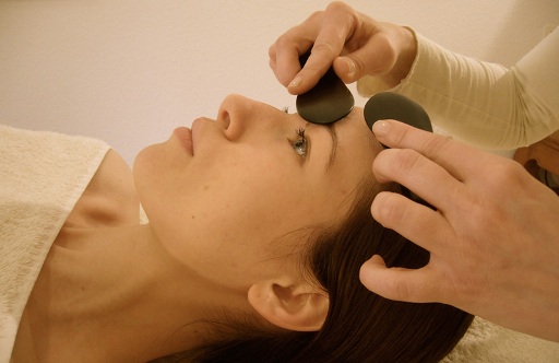 Гуаша лица. Подарочные сертификаты Ultra Подарки Томск. Купить оригинальный подарок или подарочный сертификат на Гуаша лица. Сервис UltraPodarki.ru Томск 8 800 505 95 30. 