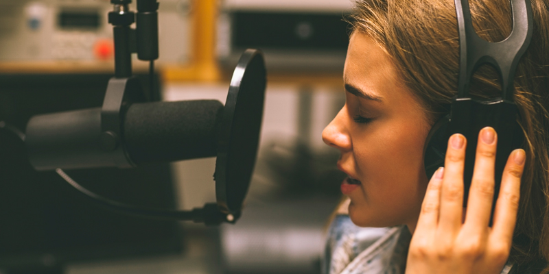 Продюсирование и запись вокала "под ключ". Подарочные сертификаты Ultra Подарки Томск. Купить оригинальный подарок или подарочный сертификат на Продюсирование и запись вокала "под ключ". Сервис UltraPodarki.ru Томск 8 800 505 95 30.