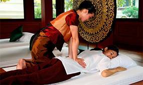 Тайский массаж устраняет боли в спине