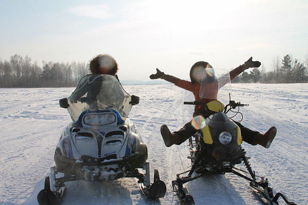 Катание на снегоходах в Томске в подарок ❄️. Сервис Ultra Подарки
. Подарочный сертификат на катание на снегоходах в Томске с друзьями ❄️. Закажите прокат снегоходов в подарок для мужчин и парней на день рождения по привлекательным ценам. Езда на снегоходах это ещё и активный зимний отдых. Сервис UltraPodarki.ru ☎️ 8 800 505 95 30	. катание на снегоходах, подарочный сертификат на катание на снегоходе, прокат снегоходов, прокат снегоходов Томск, катание на снегоходах Томск, езда на снегоходе