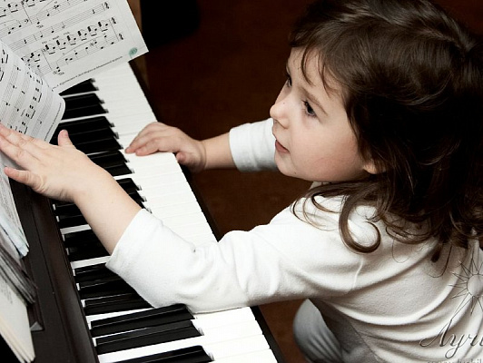 Обучение сольфеджио. Подарочные сертификаты Ultra Подарки Томск. Купить оригинальный подарок или подарочный сертификат на Обучение сольфеджио. Сервис UltraPodarki.ru Томск 8 800 505 95 30. 