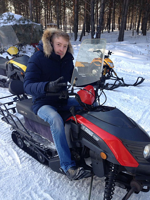 Катание на снегоходах в Томске в подарок. Сервис Ultra Подарки
. Подарочный сертификат на катание на снегоходах в Томске с друзьями. Закажите прокат снегоходов в подарок для мужчин и парней на день рождения по привлекательным ценам. Езда на снегоходах это ещё и активный зимний отдых. Сервис UltraPodarki.ru 8 800 505 95 30. катание на снегоходах, подарочный сертификат на катание на снегоходе, прокат снегоходов, прокат снегоходов Томск, катание на снегоходах Томск, езда на снегоходе