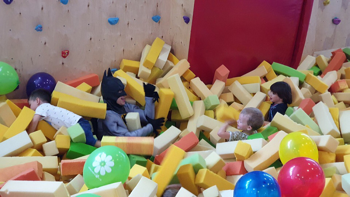  Батутный центр в Томске. Сервис Ultra Подарки. Купить подарочный сертификат в батутный центр, попробуйте прыжки на батуте в Томске. Сервис UltraPodarki.ru 8 (800) 555 95-30.. Батутный центр , батутный центр, батутный центр цены, батутный центр в Томске,  батутный парк, батут прыгать, прыжки +на батуте, батут Томск, батут спорт