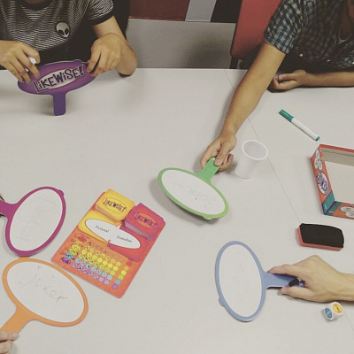 Курс английского языка. Подарочные сертификаты Ultra Подарки Томск. Купить оригинальный подарок или подарочный сертификат на Курс английского языка. Сервис UltraPodarki.ru Томск 8 800 505 95 30.