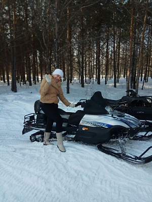 Катание на снегоходах в Томске в подарок. Сервис Ultra Подарки
. Подарочный сертификат на катание на снегоходах в Томске с друзьями. Закажите прокат снегоходов в подарок для мужчин и парней на день рождения по привлекательным ценам. Езда на снегоходах это ещё и активный зимний отдых. Сервис UltraPodarki.ru 8 800 505 95 30. катание на снегоходах, подарочный сертификат на катание на снегоходе, прокат снегоходов, прокат снегоходов Томск, катание на снегоходах Томск, езда на снегоходе