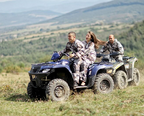 Прокат квадроциклов летом в Томске. Подарочные сертификаты Ultra Подарки. Закажите подарочный сертификат на прокат квадроциклов летом в Томске. Недорогой прокат квадроциклов в подарок для мужчин или парней на день рождения и юбилей. Езда на квадроциклах в летнее время - наслаждение активным отдыхом с друзьями. Сервис UltraPodarki.ru 8 800 505 95 30. Квадроцикл, катание на квадроциклах, прокат квадроциклов, езда на квадроцикле, прокат квадроциклов Томск, катание на квадроциклах летом, катание на квадроциклах осенью, катание на квадроциклах летом, катание на квадроциклах зимой, сертификат на катание на квадроциклах
