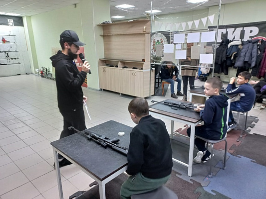 Стрельба из пневматического оружия в тире. Сервис Ultra Подарки. Пневматический тир. Купить подарочный сертификат на стрельбу из пневматического оружия в Томске. Сервис UltraPodarki.ru 8 800 505 95 30. стрельбе из пневматического оружия Томск, стрелковый клуб Томск, стрельба из оружия Томск, пневматическое оружие Томск, пневматический тир Томск