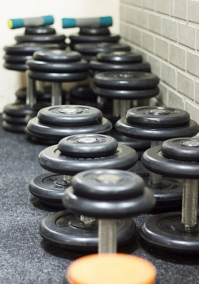 Свободные занятия с персональным фитнес тренером. Подарочные сертификаты ULTRA Подарки. Подарить свободные занятия в тренажёрном зале с персональным фитнес тренером. Возможность согласовать индивидуальный график занятий. Подарочные сертификаты UltraPodarki.ru 8 800 505 95 30. 