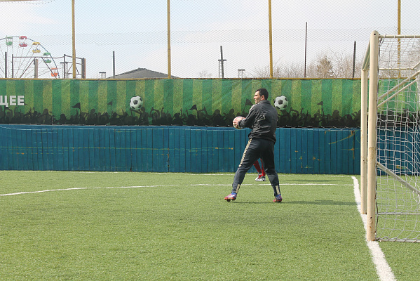Занятия в футбольной школе для взрослых в Томске. Подарочные сертификаты Ultra Подарки. Купить оригинальный подарок или подарочный сертификат на Занятия в футбольной школе для взрослых в Томске. Сервис UltraPodarki.ru 8-800-505-9530. Футбол, Футбол в Томске, футбол для взрослых, Занятия в футбольной школе для взрослых. занятия футболом, занятия футболом в Томске, тренировки для взрослых, футбольные тренировки в Томске, футбол Легионер