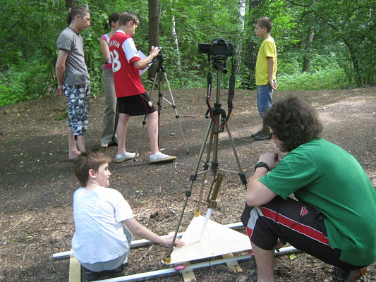 Занятия по созданию детских видеороликов. Подарочные сертификаты Ultra Подарки Томск. Купить оригинальный подарок или подарочный сертификат на Занятия по созданию детских видеороликов. Сервис UltraPodarki.ru Томск 8 800 505 95 30. 