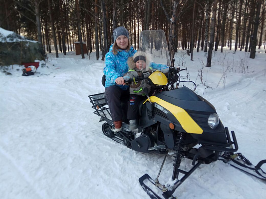 Катание на снегоходах в Томске в подарок. Сервис Ultra Подарки
. Подарочный сертификат на катание на снегоходах в Томске с друзьями. Закажите прокат снегоходов в подарок для мужчин и парней на день рождения по привлекательным ценам. Езда на снегоходах это ещё и активный зимний отдых. Сервис UltraPodarki.ru 8 800 505 95 30. катание на снегоходах, подарочный сертификат на катание на снегоходе, прокат снегоходов, прокат снегоходов Томск, катание на снегоходах Томск, езда на снегоходе