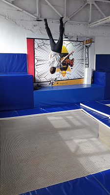  Батутный центр в Томске. Сервис Ultra Подарки. Купить подарочный сертификат в батутный центр, попробуйте прыжки на батуте в Томске. Сервис UltraPodarki.ru 8 (800) 555 95-30.. Батутный центр , батутный центр, батутный центр цены, батутный центр в Томске,  батутный парк, батут прыгать, прыжки +на батуте, батут Томск, батут спорт