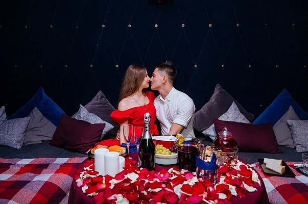 Романтическое свидание в кинотеатре в Томске. Ultra Подарки. Купить романтическое свидание в кинотеатре в Томске. Подарите самым близким незабываемые моменты и признайтесь в искренних чувствах. Сервис UltraPodarki.ru 8-800-505-95-30. Романтическое свидание в кинотеатре в Томске, свидание в Томске, свидание в кинотеатре, сертификат на свидание в кинотеатре, сертификат на свидание в Томске, купить свидание, купить свидание Томск, первое свидание, девушка свидание, хороший кинотеатре, романтический кинотеатре, романтический вечер, романтический ужин, романтические любимому, романтическая музыка