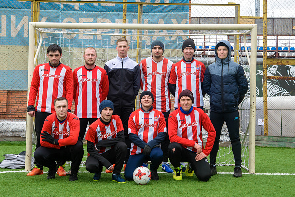 Занятия в футбольной школе для взрослых в Томске. Подарочные сертификаты Ultra Подарки. Купить оригинальный подарок или подарочный сертификат на Занятия в футбольной школе для взрослых в Томске. Сервис UltraPodarki.ru 8-800-505-9530. Футбол, Футбол в Томске, футбол для взрослых, Занятия в футбольной школе для взрослых. занятия футболом, занятия футболом в Томске, тренировки для взрослых, футбольные тренировки в Томске, футбол Легионер