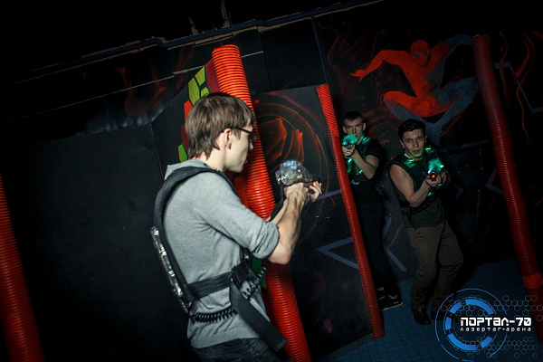 Игра в лазертаг в Томске. Сервис Ultra Подарки. Купить лазертаг в городе Томск. Попробуйте лазерный пейнтбол в лазертаг клубе. Цены на лазертаг. Сервис: UltraPodarki.ru 8 800 505 95 30. Лазертаг в Томске, купить лазертаг Томск, лазертаг, купить лазертаг, лазерный пейнтбол Томск, лазертаг для детей Томск, лазертаг клуб, лазертаг клуб Томск