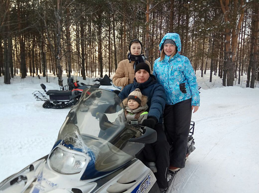 Катание на снегоходах в Томске в подарок ❄️. Сервис Ultra Подарки
. Подарочный сертификат на катание на снегоходах в Томске с друзьями ❄️. Закажите прокат снегоходов в подарок для мужчин и парней на день рождения по привлекательным ценам. Езда на снегоходах это ещё и активный зимний отдых. Сервис UltraPodarki.ru ☎️ 8 800 505 95 30	. катание на снегоходах, подарочный сертификат на катание на снегоходе, прокат снегоходов, прокат снегоходов Томск, катание на снегоходах Томск, езда на снегоходе