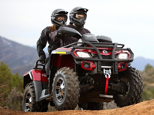 Прокат квадроциклов летом в Томске. Подарочные сертификаты Ultra Подарки. Закажите подарочный сертификат на прокат квадроциклов летом в Томске. Недорогой прокат квадроциклов в подарок для мужчин или парней на день рождения и юбилей. Езда на квадроциклах в летнее время - наслаждение активным отдыхом с друзьями. Сервис UltraPodarki.ru 8 800 505 95 30. Квадроцикл, катание на квадроциклах, прокат квадроциклов, езда на квадроцикле, прокат квадроциклов Томск, катание на квадроциклах летом, катание на квадроциклах осенью, катание на квадроциклах летом, катание на квадроциклах зимой, сертификат на катание на квадроциклах
