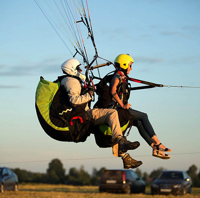 Полёт с инструктором на параплане в Томске. Ultra Подарки. Полёт с инструктором на параплане в Томске. Попробуйте полёт на двухместном параплане над Томском. Сервис: UltraPodarki.ru 8 800 505 95 30. Полёт на параплане, полёт на параплане Томск, полёт с инструктором на параплане Томск, полёт с инструктором на параплане, параплан Томск, параплан, парапланеризм Томск