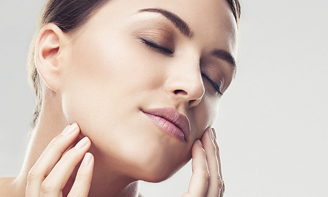 Натуральный коралловый пилинг лица. Ultra Подарки Томск. Подарочный сертификат на натуральную коралловую чистку лица. Ultra Подарки Томск. 8 800-505-9503. коралловый пилинг, коралловый пилинг лица, коралловый пилинг роз де мер, коралловый пилинг купить